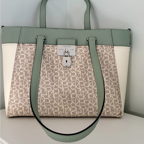 Calvin Klein bag - Picture 2 of 11